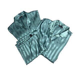 Halston Vertical Striped 3 piece Pajama set Large